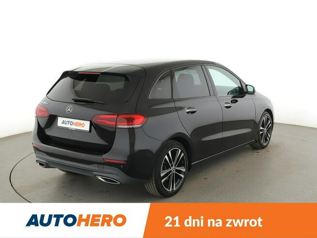 Mercedes B 180 automat full LED półskóra navi klima auto grzane fotele kamera i czujn