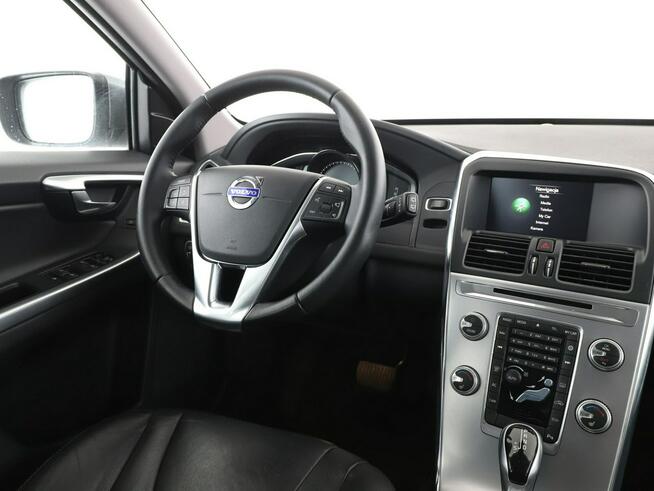 Volvo XC 60 Summum automat D4 skóra navi kamera grzane fotele tempomat bixenon