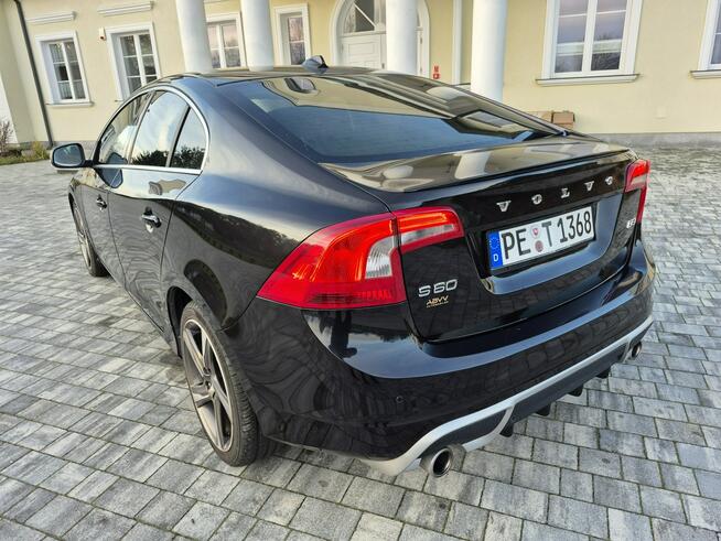 Volvo S60 navi xenon kamera automat r-design skóra 5 cilndry