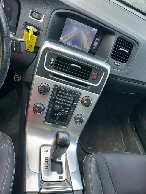 Volvo S60 navi xenon kamera automat r-design skóra 5 cilndry