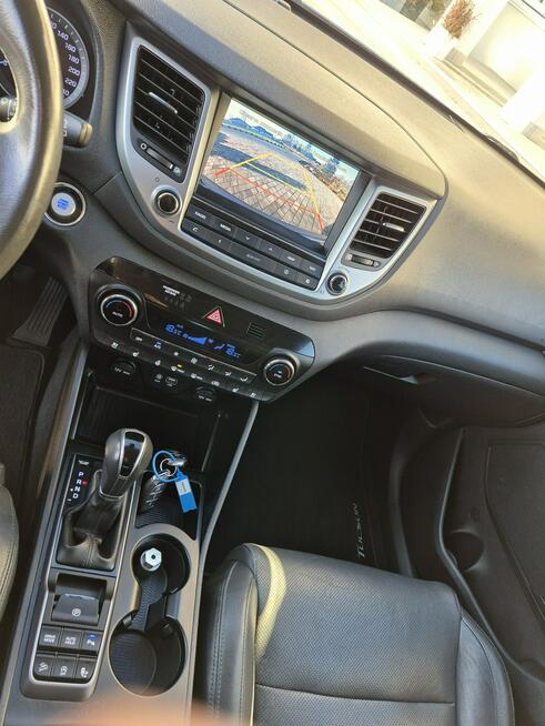 Hyundai Tucson 1.7crd xenon automat kamera navi GRZANA kierownica FOTELE ORYGINAŁ