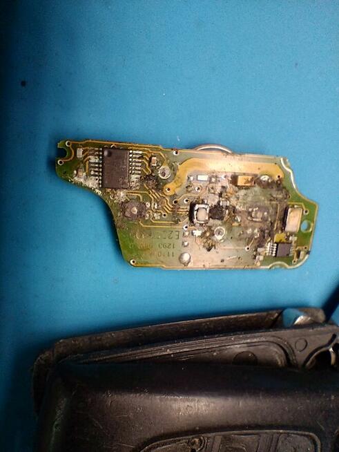 Naprawa kluczy i pilotów samochodowych Sandomierska 4.