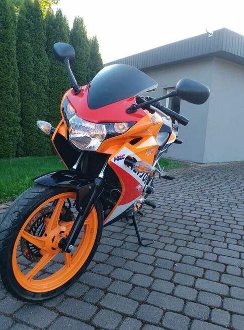 Sprzedam motocykl Honda CBR Repsol – 125 cm³ – 2016 – kat. B
