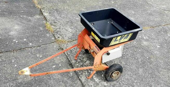 Traktorek komunalny zamiatarka pług przyczepa