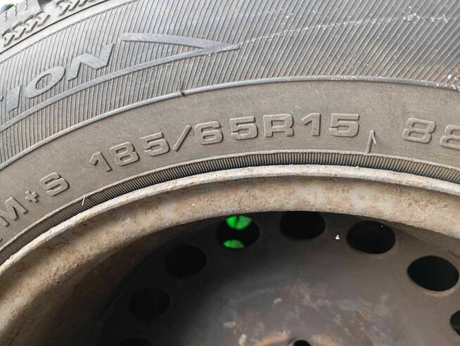 Opony Zimowe 185/65R15 z felgami