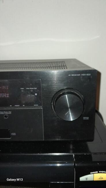 Amplituner Pionieer VSX-922.