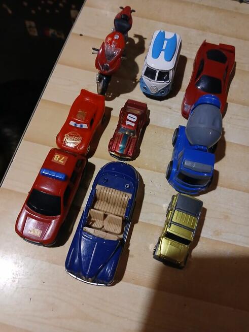 Zestaw samochodzików dla chobysty ponad 140 sztuk resoraków