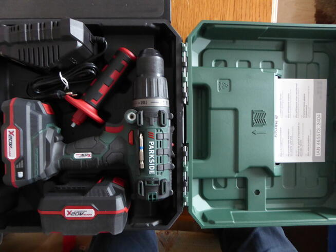 Zestaw PARKSIDE PSBSA 20-Li C3 z 2 aku 2Ah i 4Ah i ład 2,4A