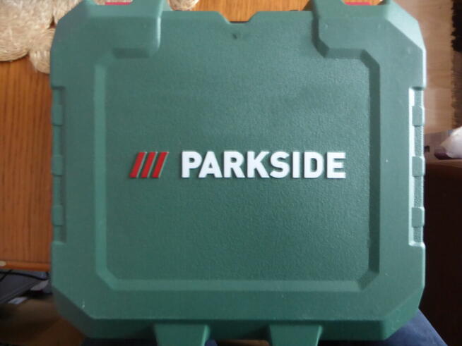 Zestaw PARKSIDE PSBSA 20-Li C3 z 2 aku 2Ah i 4Ah i ład 2,4A