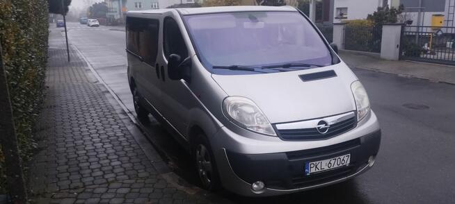 Opel Vivaro 2.0 CDTI LONG 9 osób