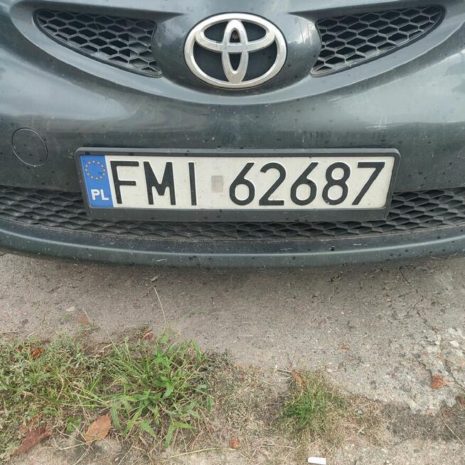 Syndyk sprzeda samochód osobowy Toyota Aygo