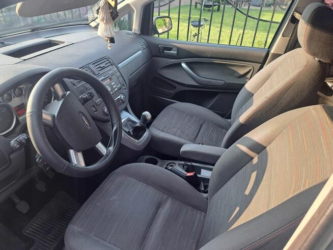 Syndyk sprzeda samochód osobowy Ford Focus C-MAX