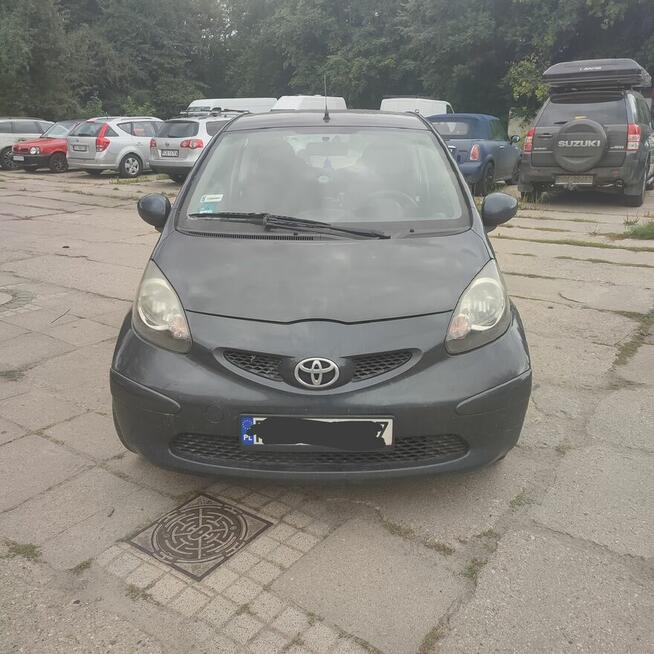 Syndyk sprzeda samochód osobowy Toyota Aygo
