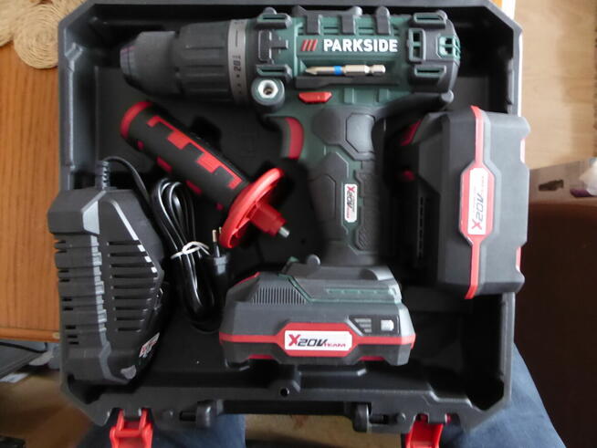 Zestaw PARKSIDE PSBSA 20-Li C3 z 2 aku 2Ah i 4Ah i ład 2,4A