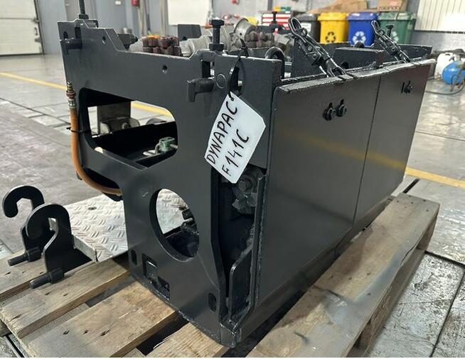 POSZERZENIA STOŁU DO ROZŚCIEŁACZA ASFALTU DYNAPAC F 141 C