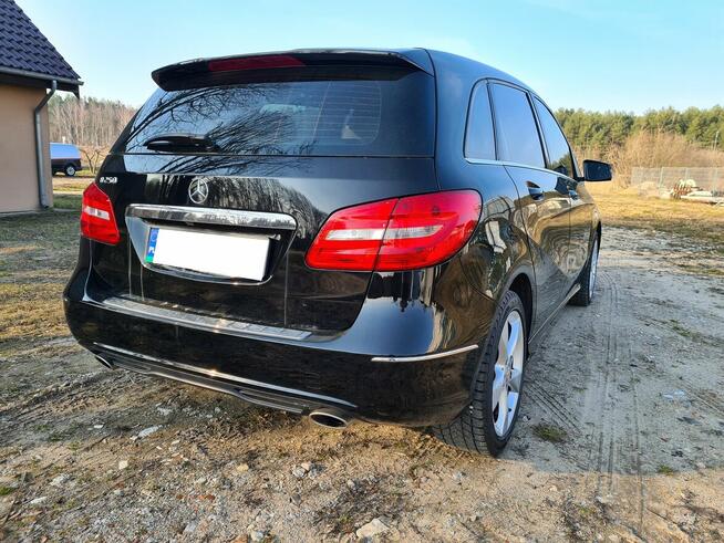 Mercedes-Benz B 250 Benzyna Automat Skóry Pakiet AMG