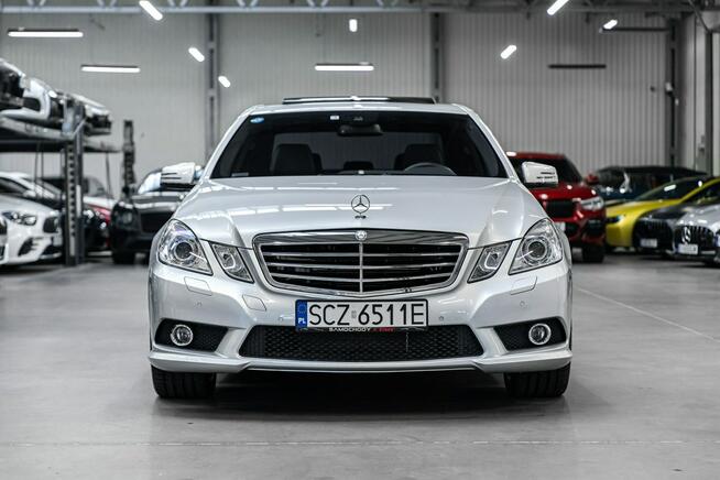 Mercedes E 500 5.5 V8 388KM. Bezwypadkowa. Stan kolekcjonerski.