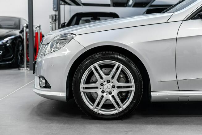 Mercedes E 500 5.5 V8 388KM. Bezwypadkowa. Stan kolekcjonerski.