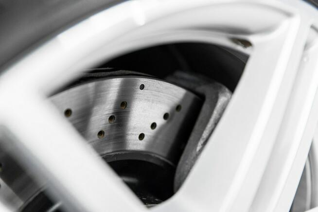 Mercedes E 500 5.5 V8 388KM. Bezwypadkowa. Stan kolekcjonerski.