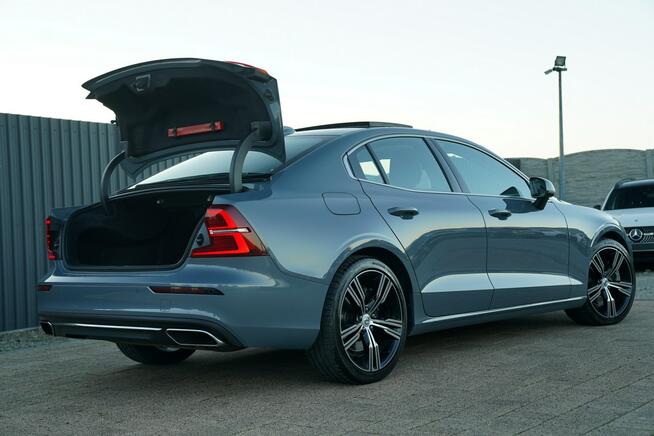 Volvo S60 RECHARGE panorama 4x4 ful led SKÓRA kamera head up HARMAN&KARDON max