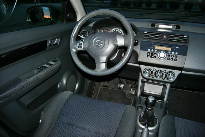 Suzuki Swift 4x4 * REJ-PL Przegląd i OC do 07.2026 * Klimatyzacja * 5 drzwi