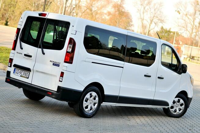 Renault Trafic 2.0DCi 150KM LONG 9 osób Full Led Nawiewy Kamera Salon Polska Serwis