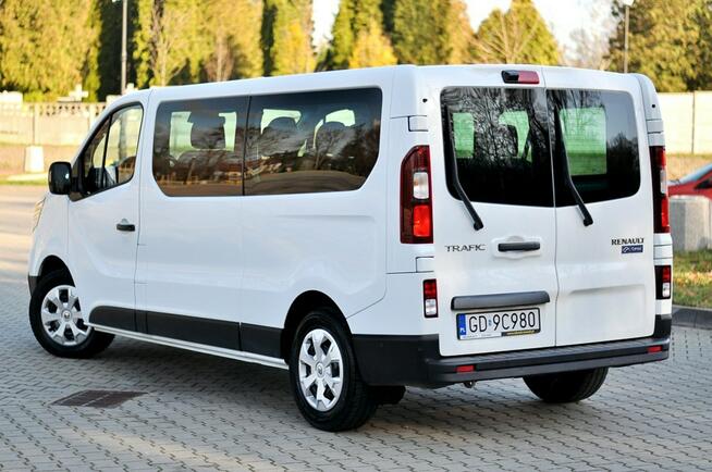 Renault Trafic 2.0DCi 150KM LONG 9 osób Full Led Nawiewy Kamera Salon Polska Serwis