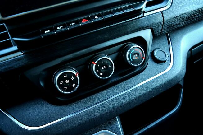 Renault Trafic 2.0DCi 150KM LONG 9 osób Full Led Nawiewy Kamera Salon Polska Serwis