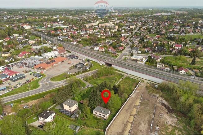 BLACK WEEKS - Inwestycja przy głównej drodze