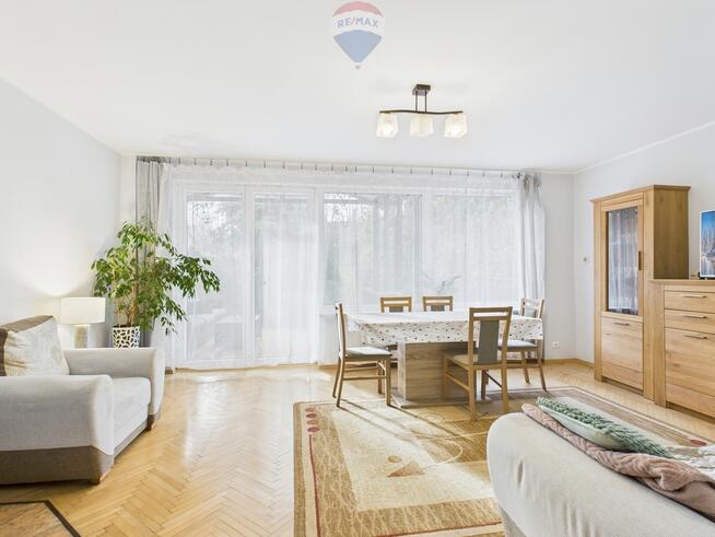 Dom szeregowy z ogrodem zimowym i dużą działką