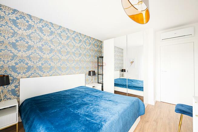 Dom Bielany Wrocławskie, Teatralna