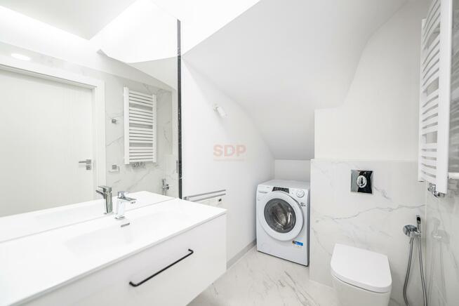 Dom Bielany Wrocławskie, Teatralna