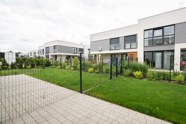 Dom Bielany Wrocławskie, Teatralna