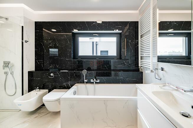 Dom Bielany Wrocławskie, Teatralna