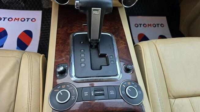 Volkswagen Touareg 4X4 automat super stan mały przebieg xsenon