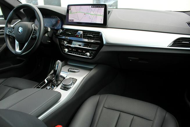 BMW 518 Salon PL FV23% Skóra Nawigacja LED Ambient Serwis ASO Gwarancja