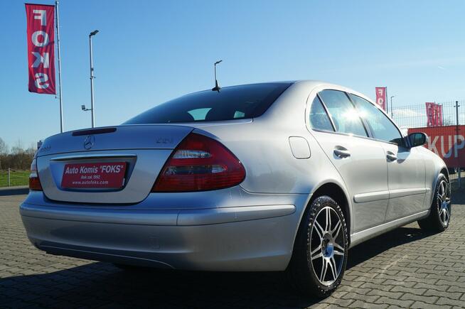 Mercedes E 220 CLASSIC 2,2 150 KM SZYBERDACH AUTOMAT ZADBANY IDEALNY STAN Z NIEMIEC