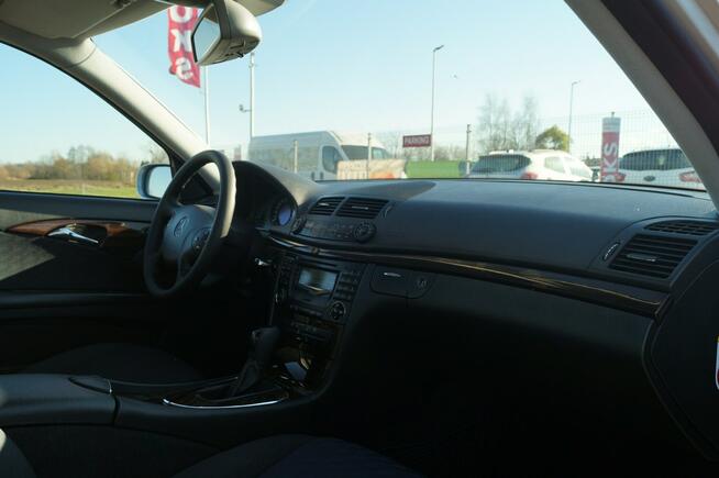 Mercedes E 220 CLASSIC 2,2 150 KM SZYBERDACH AUTOMAT ZADBANY IDEALNY STAN Z NIEMIEC