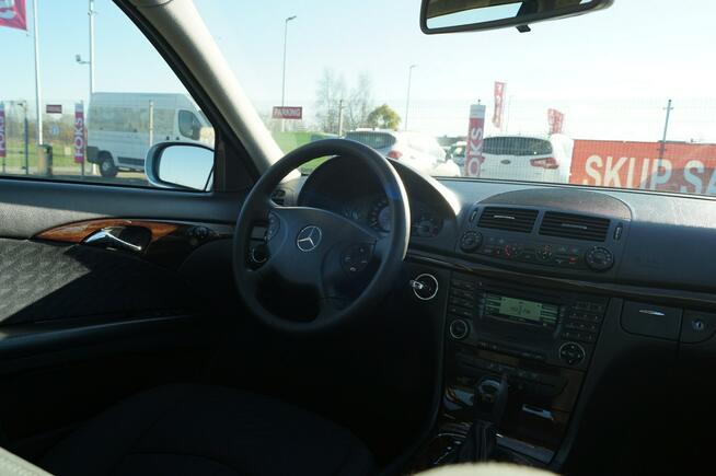 Mercedes E 220 CLASSIC 2,2 150 KM SZYBERDACH AUTOMAT ZADBANY IDEALNY STAN Z NIEMIEC