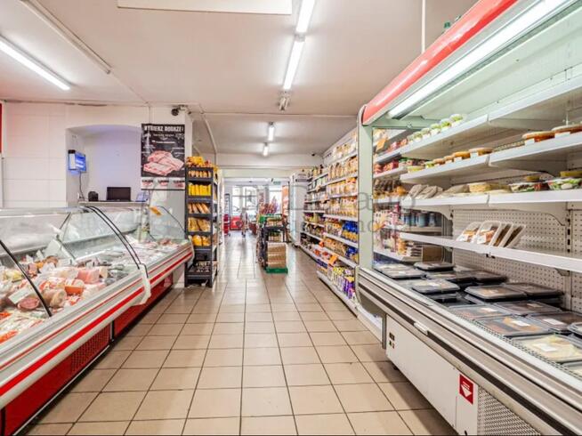 Przestronny lokal usługowy w ścisłym centrum miasta