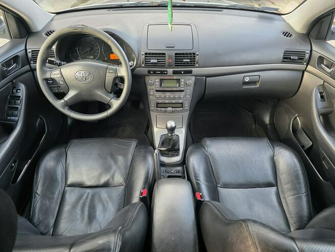 Toyota Avensis D4D 2.0 126KM,skóry,navi,tempomat,xenon