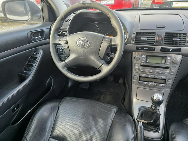 Toyota Avensis D4D 2.0 126KM,skóry,navi,tempomat,xenon