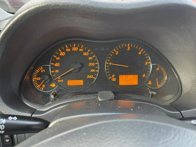 Toyota Avensis D4D 2.0 126KM,skóry,navi,tempomat,xenon