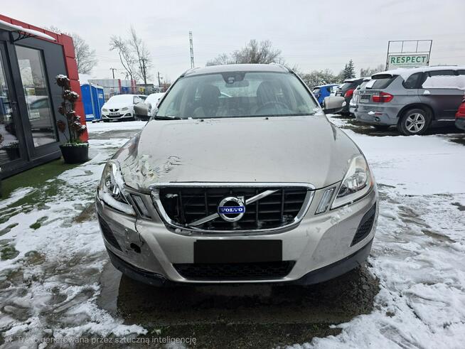 Volvo XC 60 AWD • 244 417 km • uszkodzone • jeździ • okazja