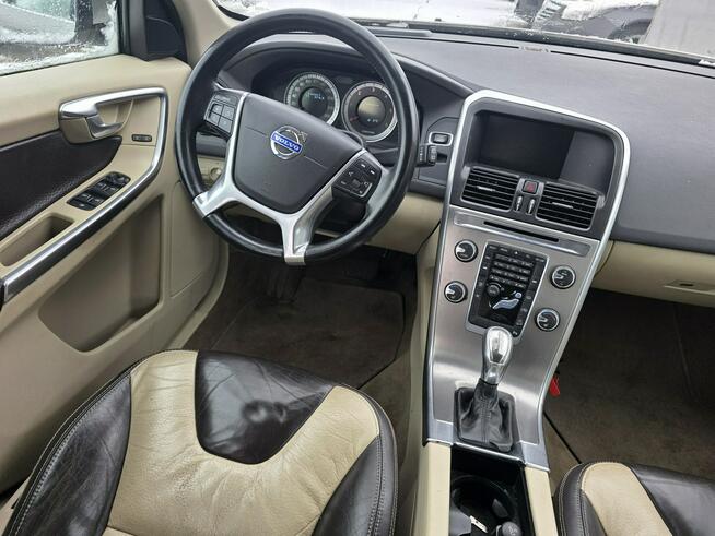 Volvo XC 60 AWD • 244 417 km • uszkodzone • jeździ • okazja