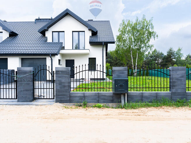 Połowa domu w pobliżu Kampinoskiego Parku Nar.