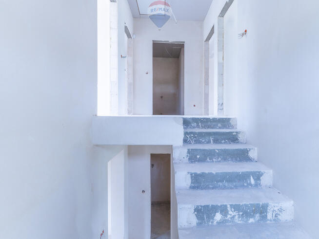 Połowa domu w pobliżu Kampinoskiego Parku Nar.