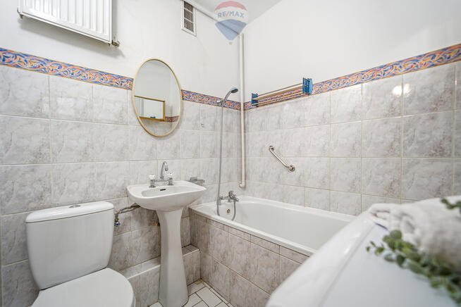 Mieszkanie w niskim bloku, do własnej aranżacji