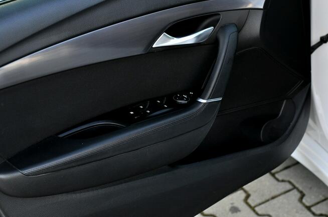 Hyundai i40 LiFT 1,7 CRDi 141Km Bi Xenon Ledy Grzana Kiera Fotele Navi Kamera Full