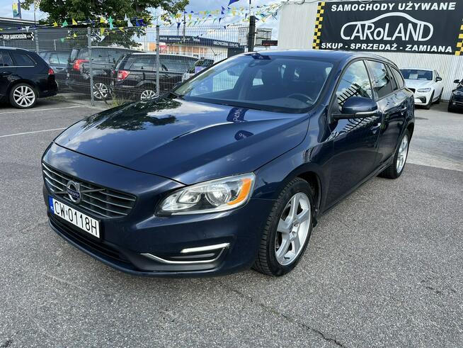 Volvo V60 2,0 T5 Benz. 240KM Automat w bardzo dobrym stanie